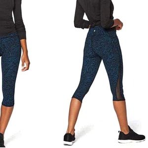 Lululemon Athletica Train Times Crop Leggings City Lights Pattern Size 4